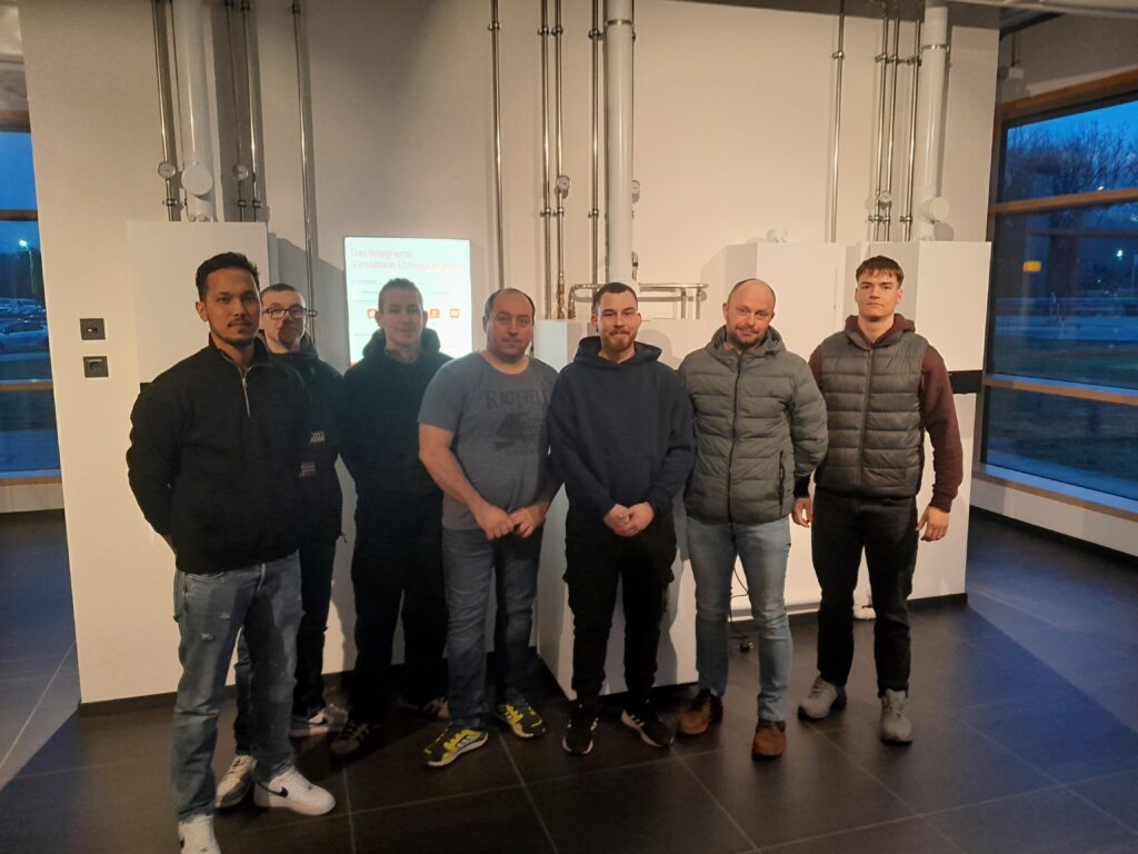 Teammeeting bei Viessmann im Bürobereich